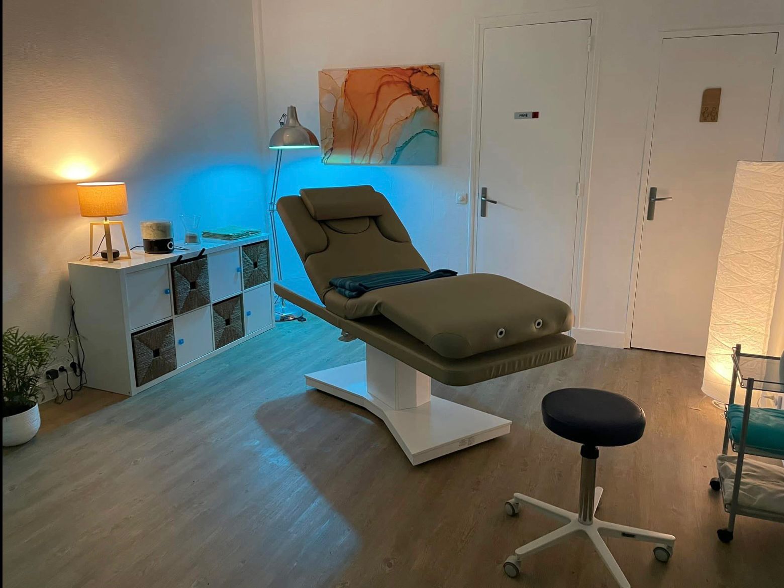 Salle de soin — cabinet Alexis Rousseau à Deauville