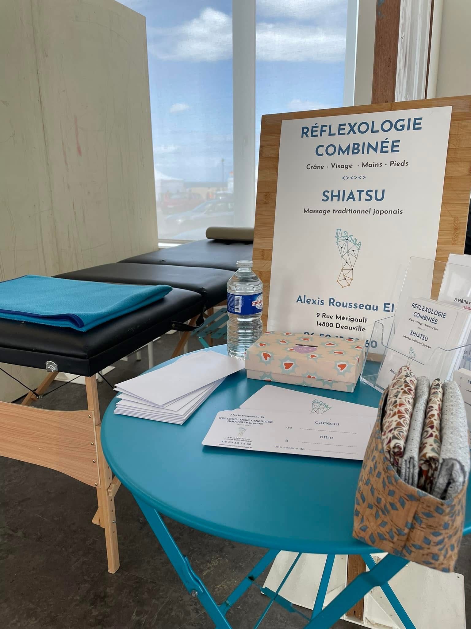Stand d'Alexis Rousseau à La Normandique — réflexologie et shiatsu